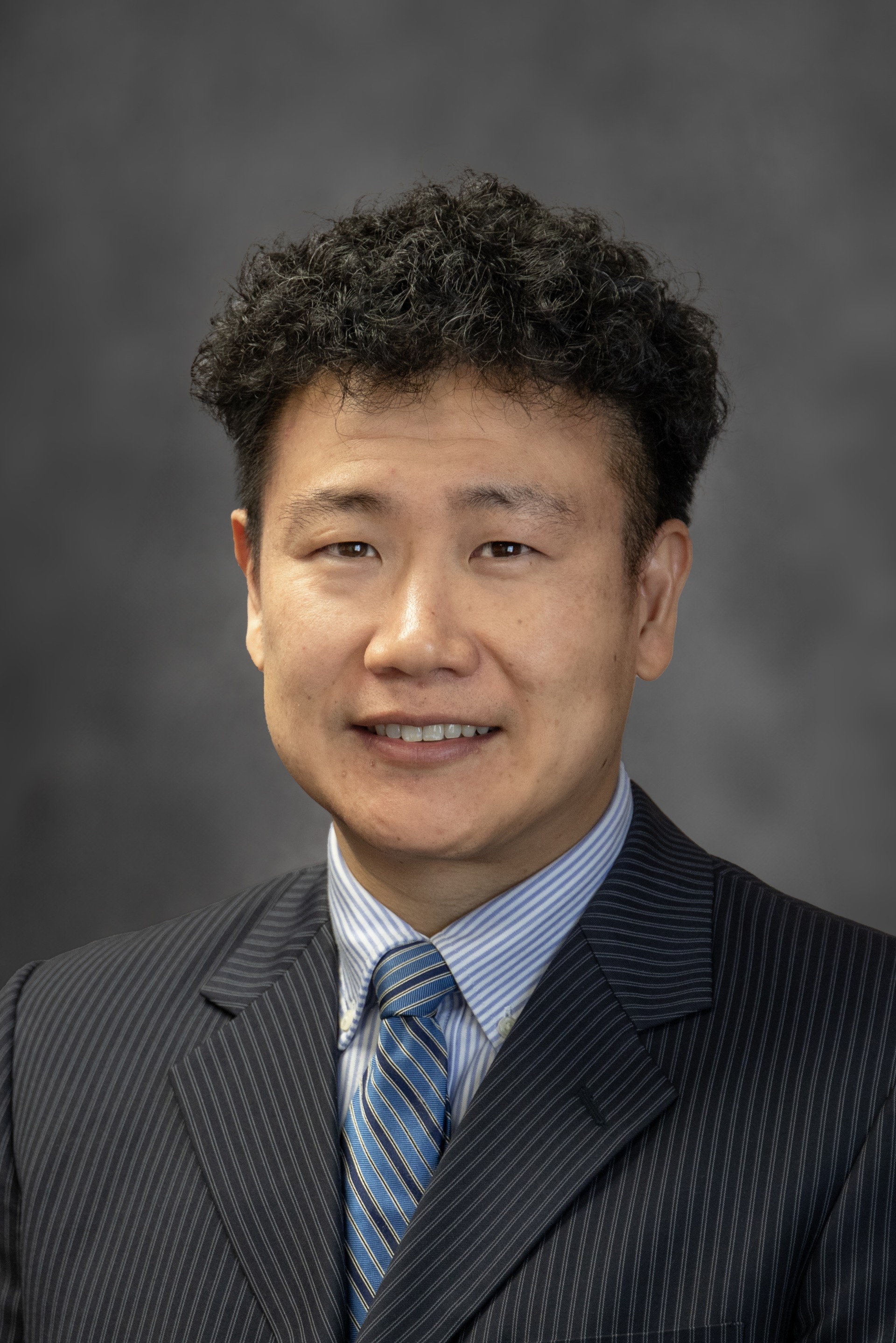 Dr. Silas Shin photo